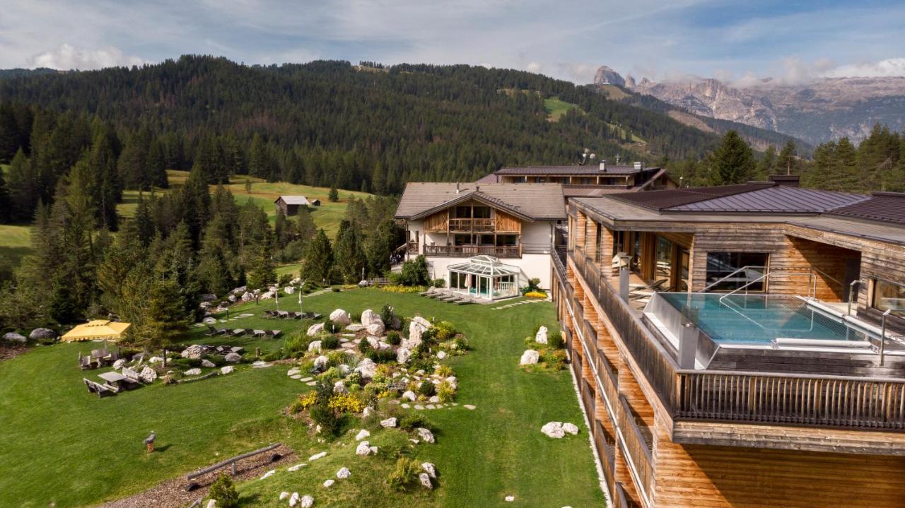Hotel Gran Paradiso San Cassiano  Extérieur photo