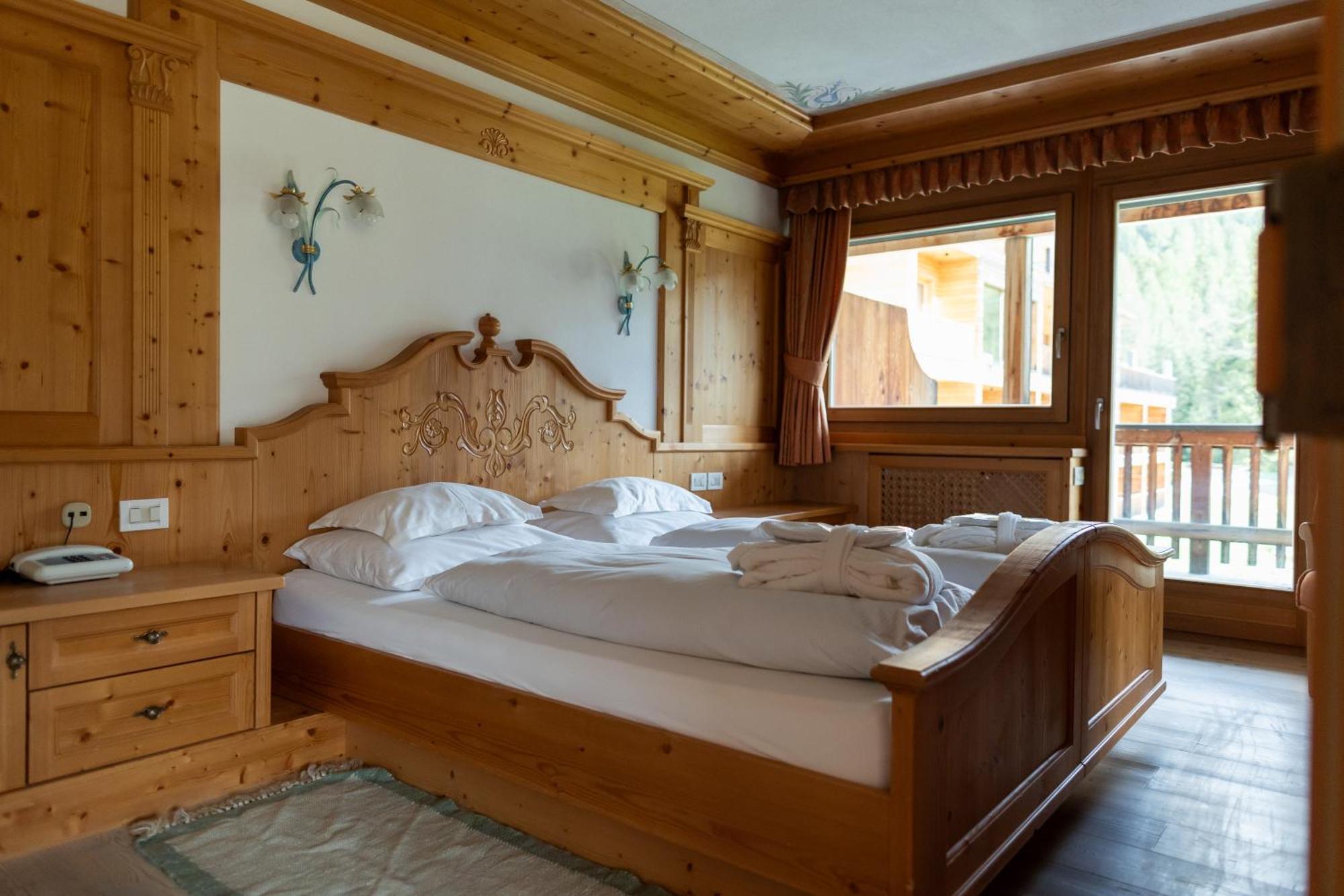 Hotel Gran Paradiso San Cassiano  Extérieur photo