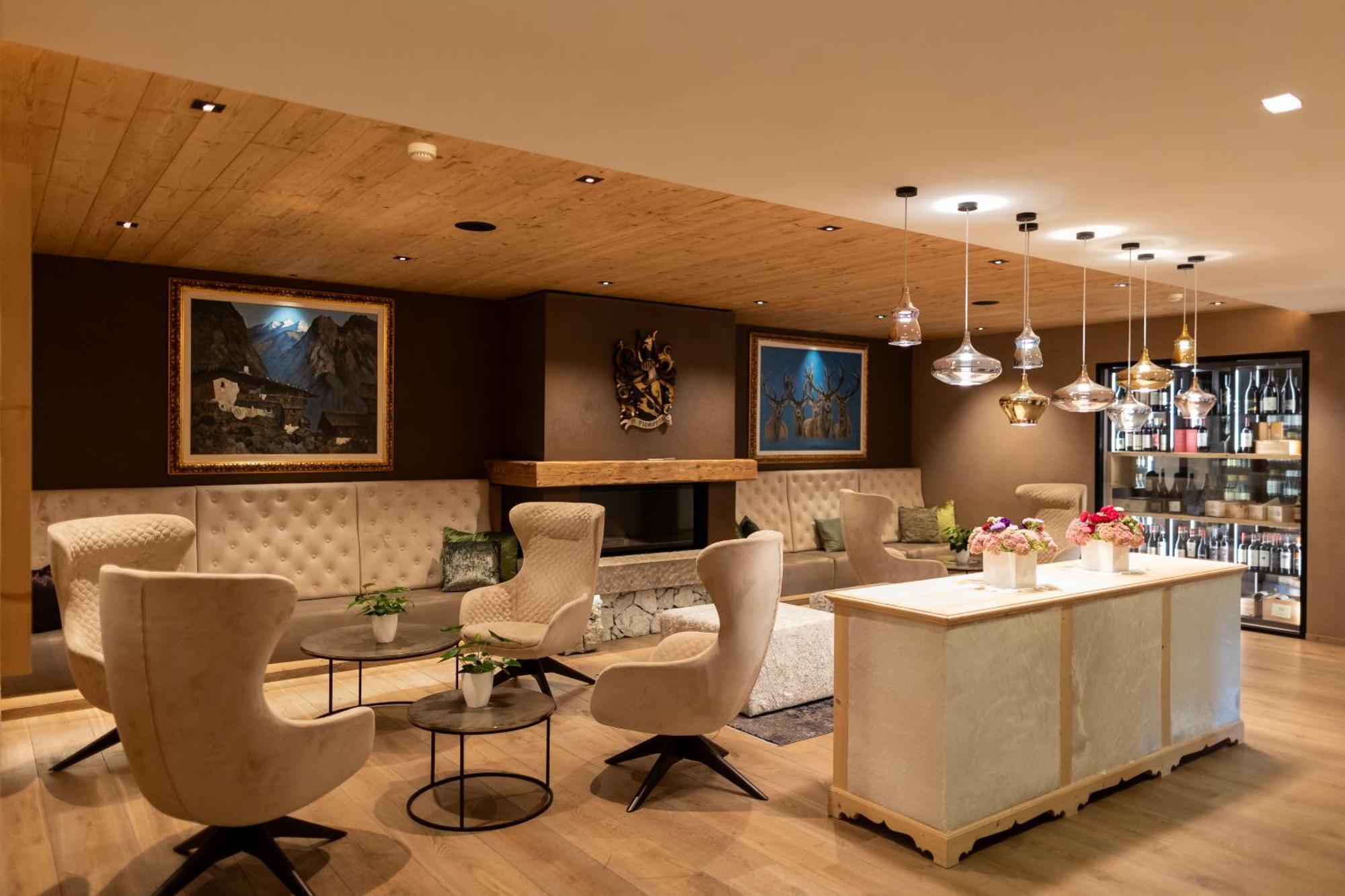 Hotel Gran Paradiso San Cassiano  Extérieur photo
