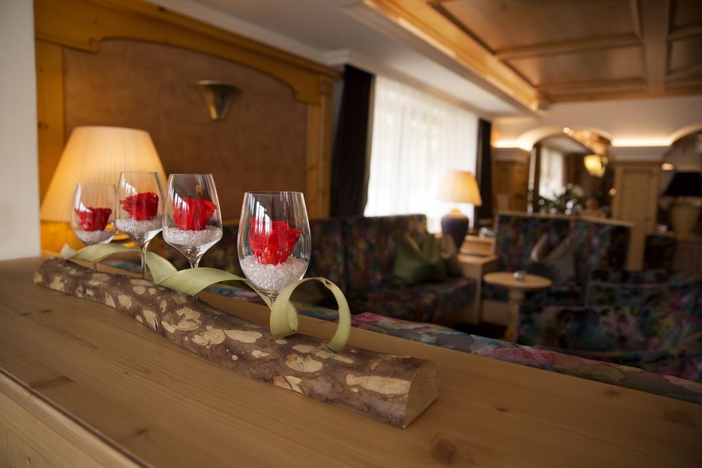 Hotel Gran Paradiso San Cassiano  Extérieur photo